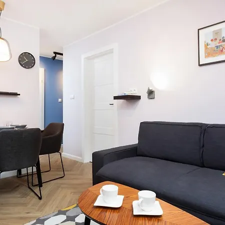 Nowowiejska By Renters Warszawa