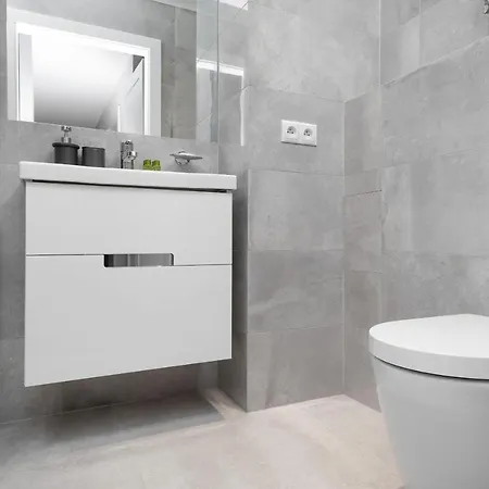 Nowowiejska By Renters Warszawa