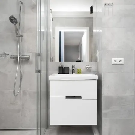 Nowowiejska By Renters